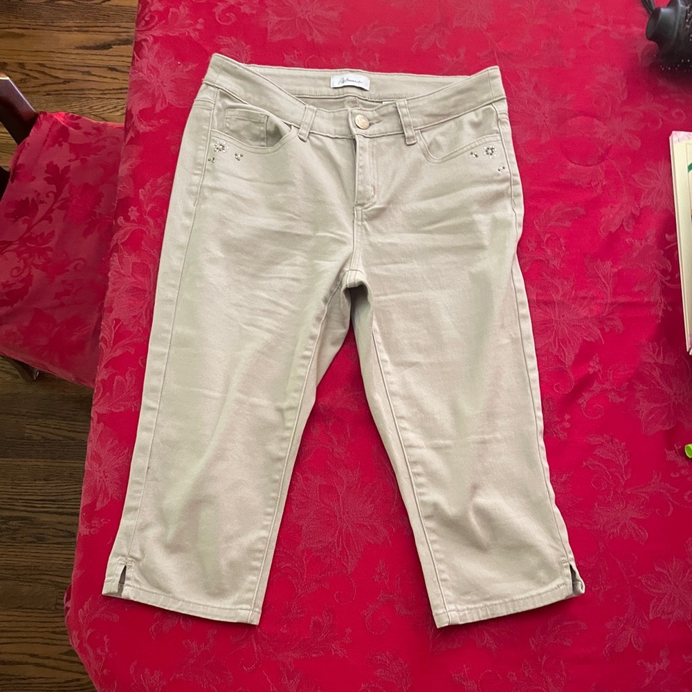 Beige bedazzled capri shorts